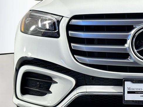 New 2026 Mercedes-Benz GLS 580 4MATIC image 14
