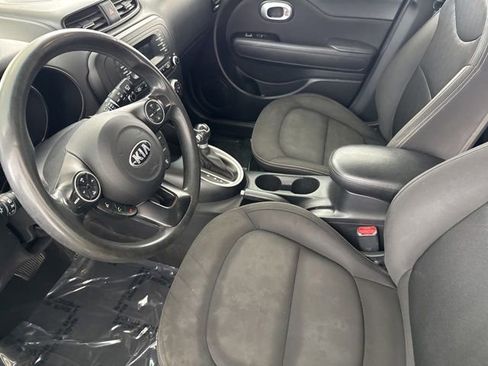 Used 2016 Kia Soul FWD image 19