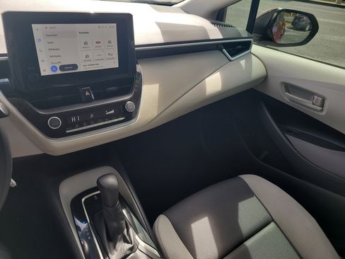 Used 2024 Toyota Corolla LE image 21