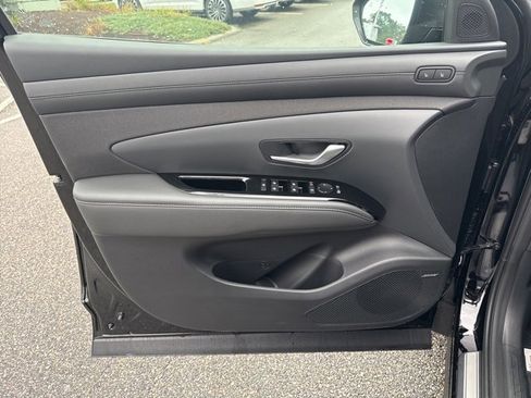 New 2025 Hyundai Tucson Limited image 11