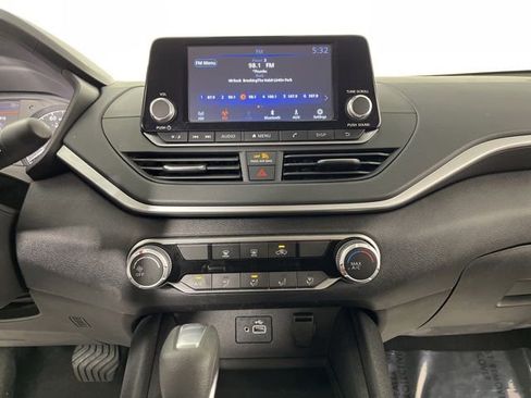 Used 2024 Nissan Altima 2.5 S FWD image 26