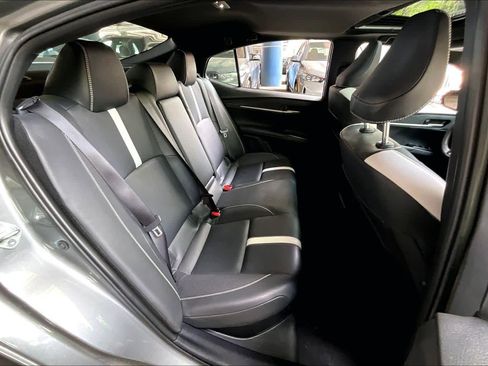 Used 2025 Toyota Camry SE w/ Convenience Package image 20