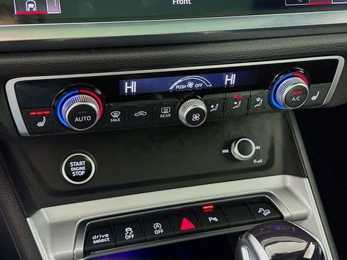 Used 2022 Audi Q3 2.0T Premium Plus w/ Premium Plus Package image 16