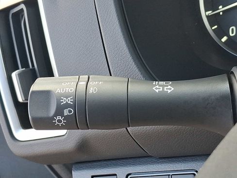 Used 2025 Nissan Frontier SV w/ SV Convenience Package image 27