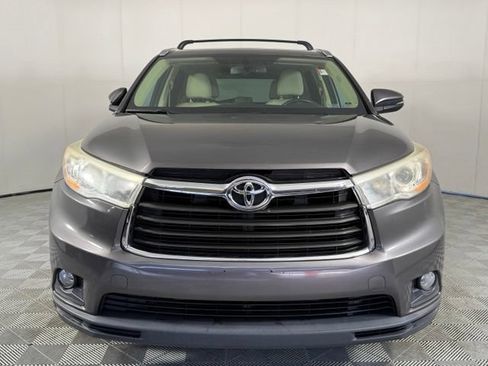 Used 2014 Toyota Highlander XLE FWD image 11