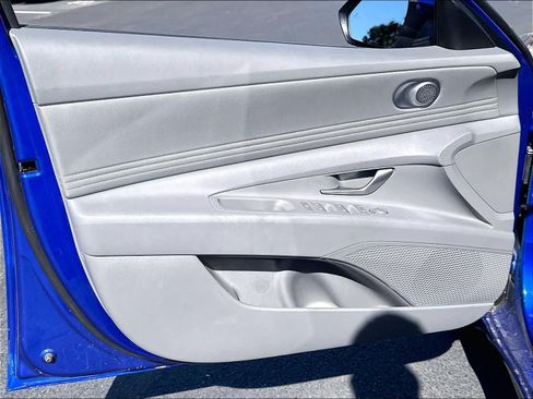 Used 2025 Hyundai Elantra SEL FWD image 20