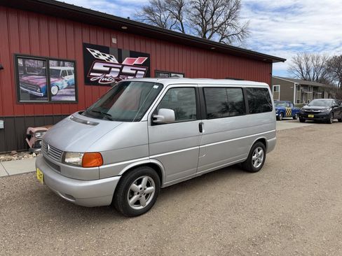Used 2003 Volkswagen Eurovan MV FWD image 1