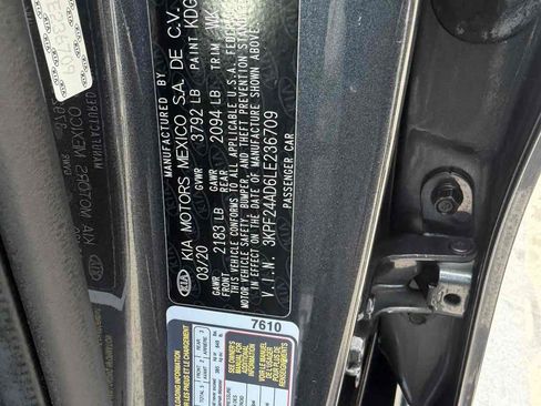 Used 2020 Kia Forte LXS FWD image 22