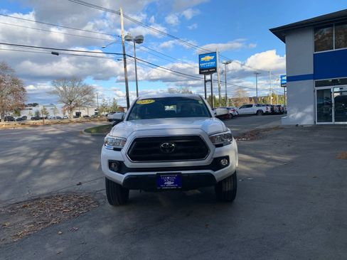 Used 2021 Toyota Tacoma SR5 image 9