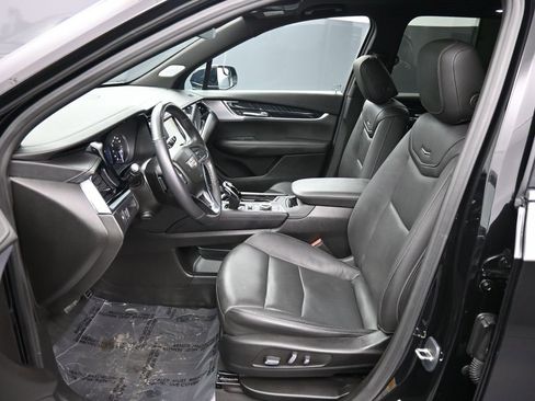 Used 2024 Cadillac XT6 Premium Luxury image 19