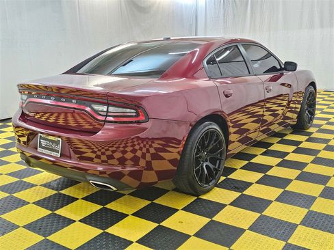 Used 2020 Dodge Charger SXT image 3