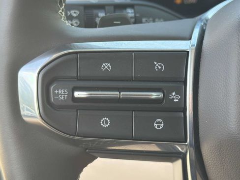 Used 2025 GMC Acadia Denali w/ Super Cruise Package FWD image 12