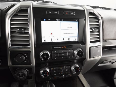 Used 2016 Ford F150 Platinum w/ Equipment Group 701A Luxury image 22