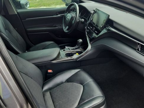 Used 2021 Toyota Camry XSE FWD image 3