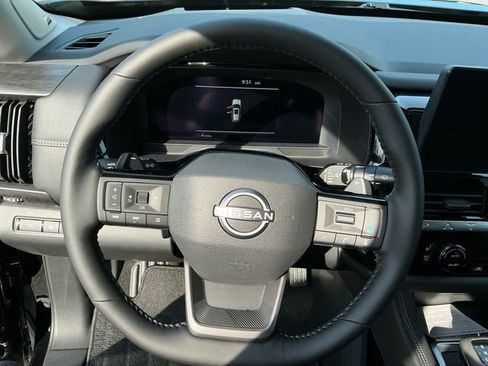 New 2026 Nissan Pathfinder Platinum image 14