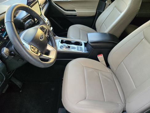 Certified 2022 Ford Explorer Limited w/ Equipment Group 301A image 9