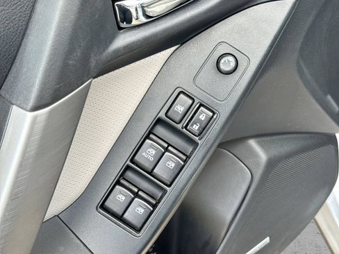 Used 2014 Subaru Forester 2.5i Touring AWD/4WD image 18