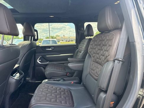 Used 2025 Nissan Armada Platinum Reserve AWD/4WD image 19