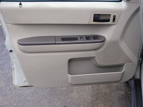 Used 2008 Ford Escape XLS image 10