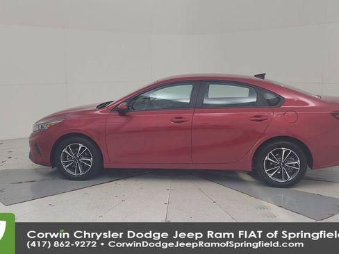 Used 2024 Kia Forte LXS image 9