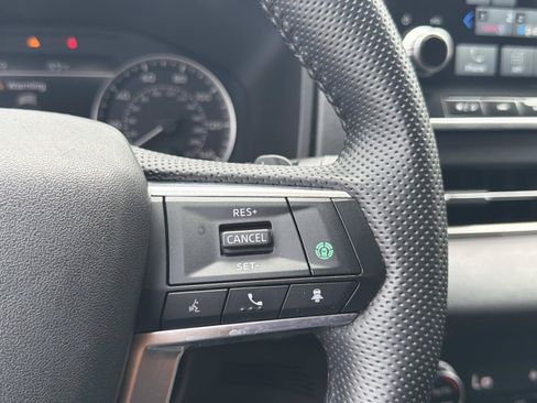 Used 2023 Mitsubishi Outlander SE FWD image 18