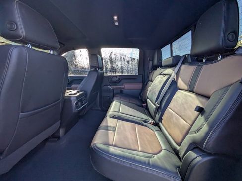 Used 2023 Chevrolet Silverado 2500 High Country w/ Z71 Off-Road Package image 10