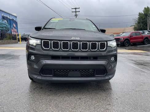 Used 2024 Jeep Compass Latitude AWD/4WD image 5