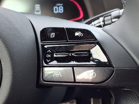 Certified 2025 Hyundai Elantra Sport image 22