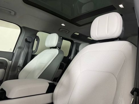 New 2026 Land Rover Defender 110 X AWD/4WD image 5