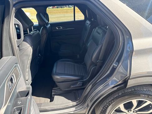 Used 2025 Ford Explorer ST-Line AWD/4WD image 28