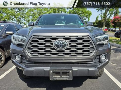 Used 2023 Toyota Tacoma TRD Off-Road w/ Technology Package AWD/4WD image 2