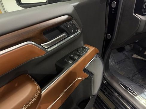 New 2026 GMC Sierra 2500 Denali Ultimate image 10