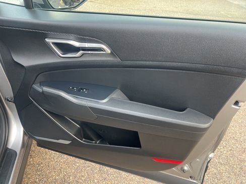 Used 2023 Kia Sportage LX image 22