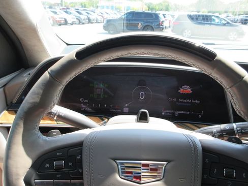 Certified 2023 Cadillac Escalade ESV Premium Luxury Platinum w/ LPO, Radiant Package AWD/4WD image 37