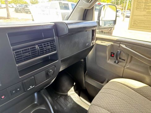 Used 2024 GMC Savana 3500 LS RWD image 19