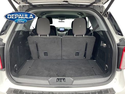 Used 2023 Ford Explorer XLT image 6