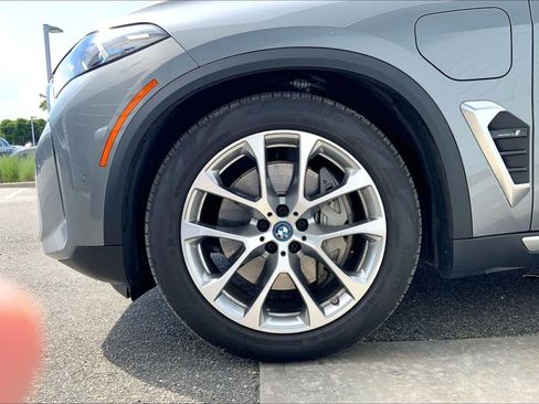 Used 2024 BMW X5 xDrive50e w/ Premium Package AWD/4WD image 11