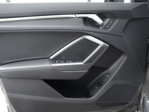 Certified 2025 Audi Q3 2.0T Premium w/ Convenience Package image 18