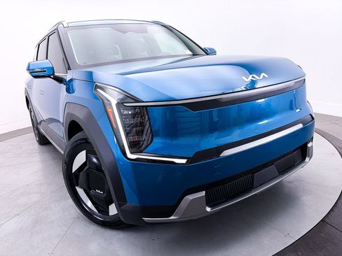 Certified 2024 Kia EV9 Wind AWD/4WD image 9