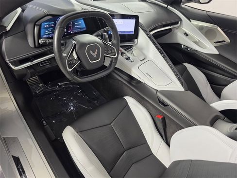 Used 2024 Chevrolet Corvette Stingray image 11