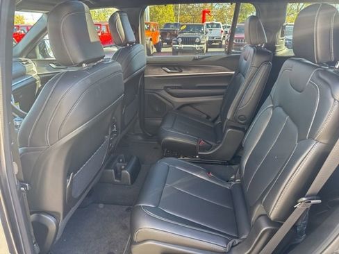 New 2025 Jeep Grand Cherokee L Limited w/ Luxury Tech Group II image 28