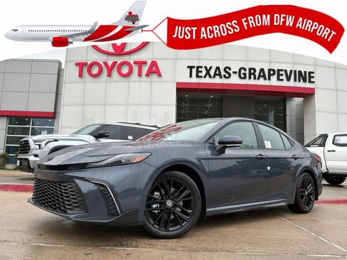 New 2026 Toyota Camry SE FWD image 1
