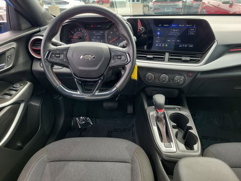 Used 2024 Chevrolet Trax RS w/ Sunroof Package FWD image 10