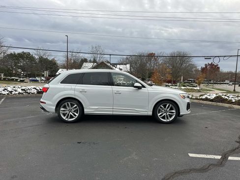Used 2025 Audi Q7 3.0T Premium Plus w/ Premium Plus Package AWD/4WD image 8