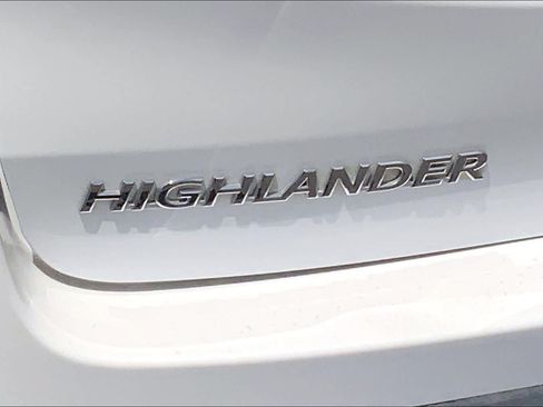 Used 2016 Toyota Highlander XLE FWD image 10