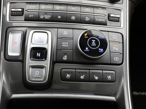 Used 2023 Hyundai Santa Fe Limited image 25