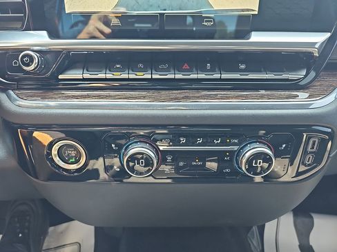 Used 2022 GMC Sierra 1500 Elevation w/ LPO, Elevation Black Package AWD/4WD image 28