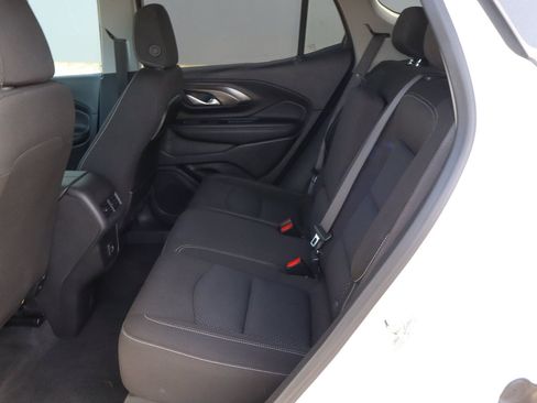Used 2024 GMC Terrain SLE FWD image 8