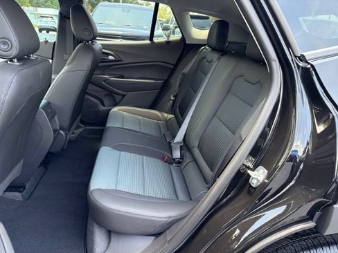 Certified 2026 Chevrolet Trax LT w/ LT Convenience Package FWD image 15