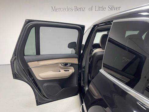 Used 2025 Volvo XC90 B6 Plus AWD/4WD image 23